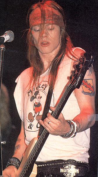 axlbassguitar.jpg